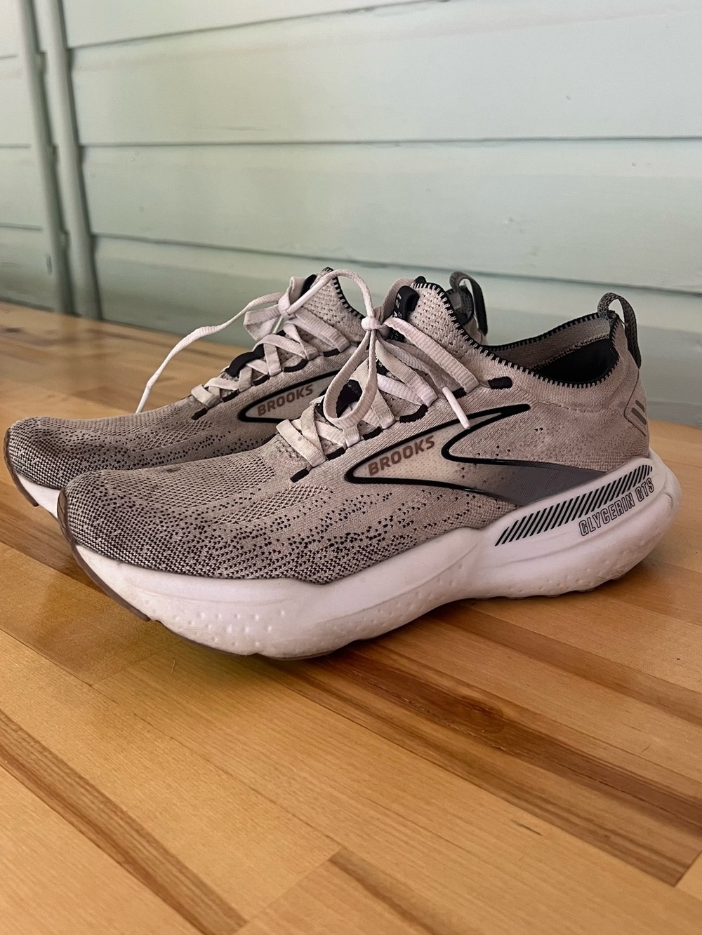 Brooks Glycerin GTS Light Gray Running Shoes Women’s 8.5